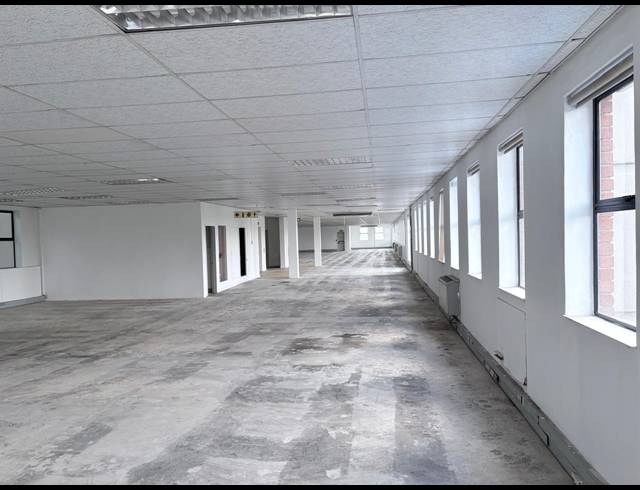 750M² OFFICE TO LET IN RANDJESPARK